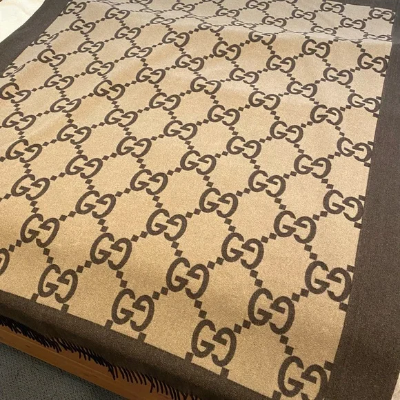 GUCCI authentic Wool Cashmere GG Monogram Blanket in Dark Brown